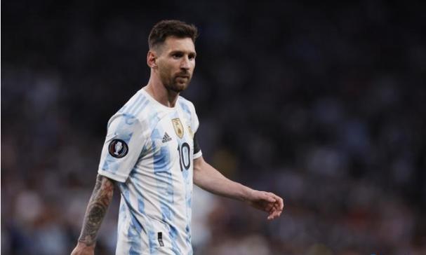 赛意信息：公司与控股及全资子公司均不存在逾期担保情况